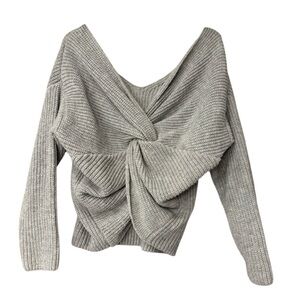 Vestique Light Gray V-Neck Sweater‎ Twist Back Fall Winter Casual Fun S/M
